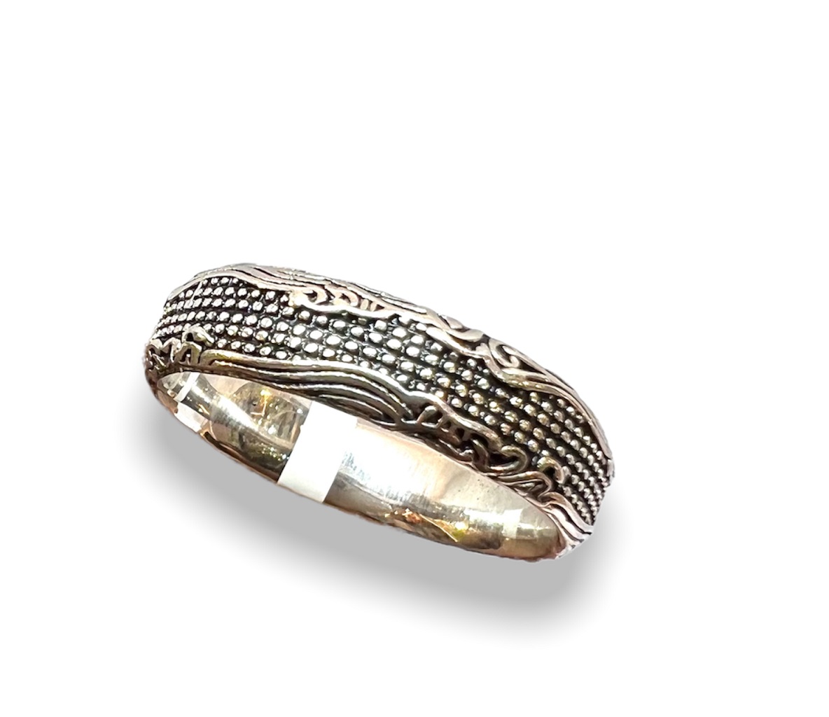 SILVER HANDCRAFT BAND RING WITH 925 HALLMARK