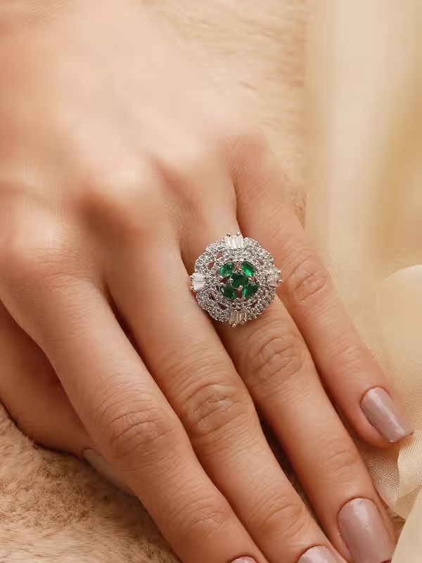 SILVER RING WITH GREEN STONE 925 HALLMARK