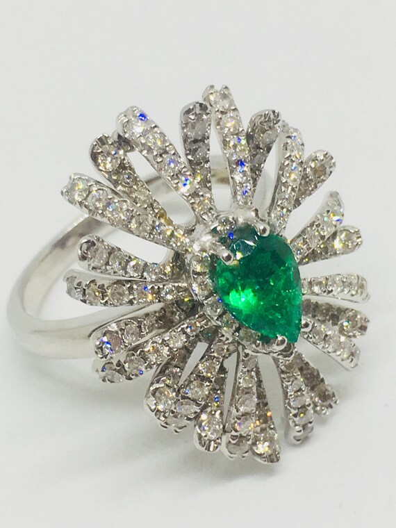 SILVER RING WITH GREEN PICKED 925 HALLMARK