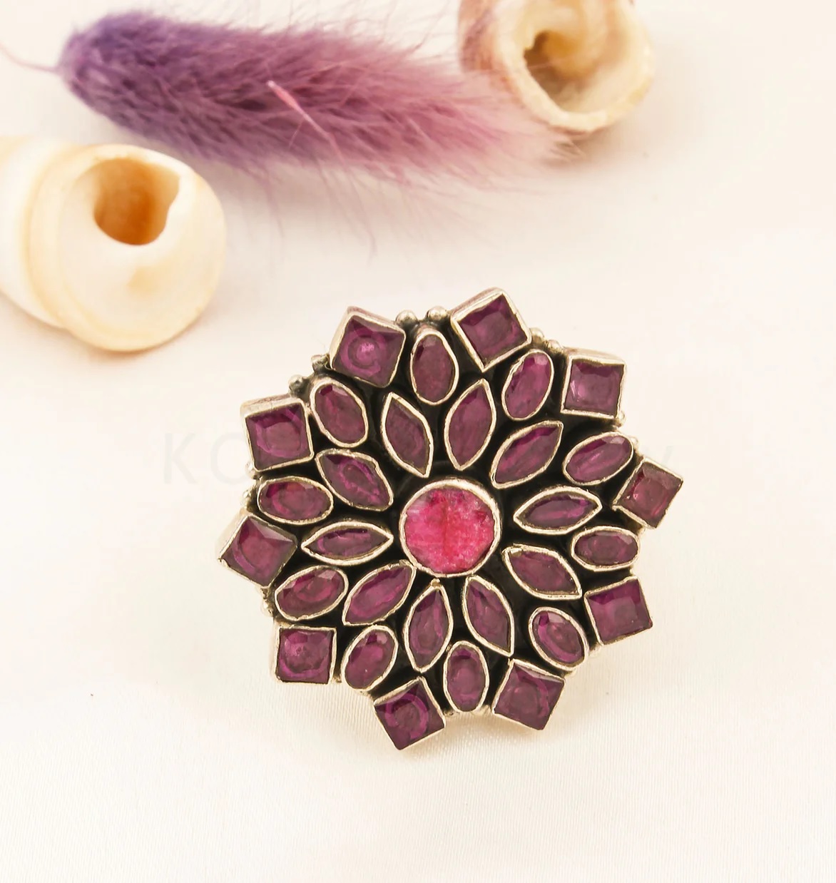 SILVER RING WITH MULTIPLE RED STONE 925 HALLMARK