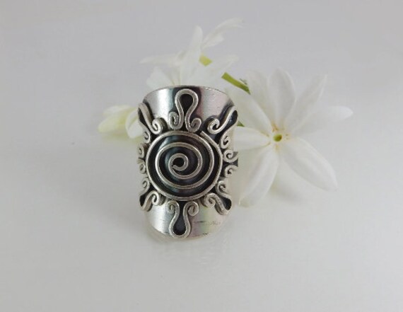 SILVER CENTER DESIGN RING 925 HALLMARK